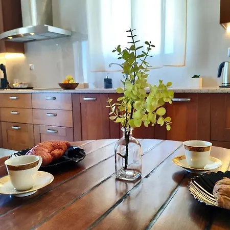 Apartamento Theasis *