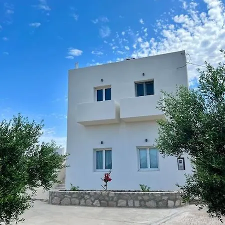 Apartment Theasis Adamantas (Milos)