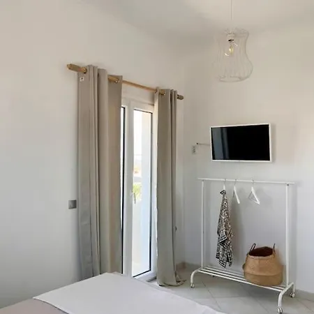 Theasis Apartment Adamantas (Milos)