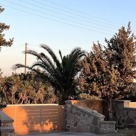 Apartment Theasis Adamantas (Milos)