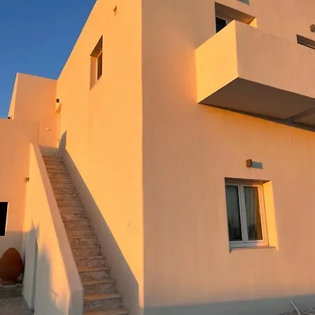 Apartment Theasis Adamantas (Milos)