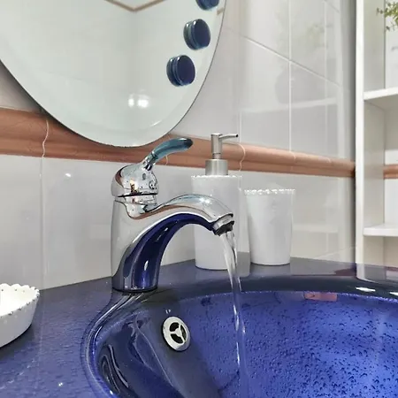 Theasis Apartment Adamantas (Milos)