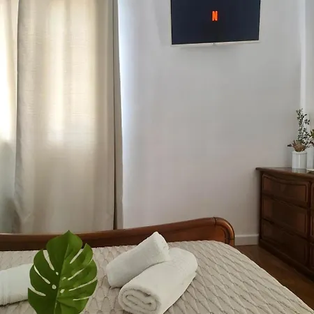Apartment Theasis Adamantas (Milos)