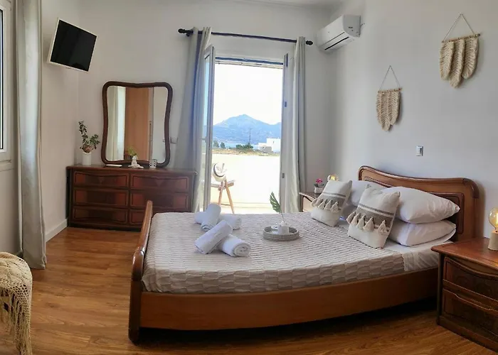 Theasis Adamantas (Milos)